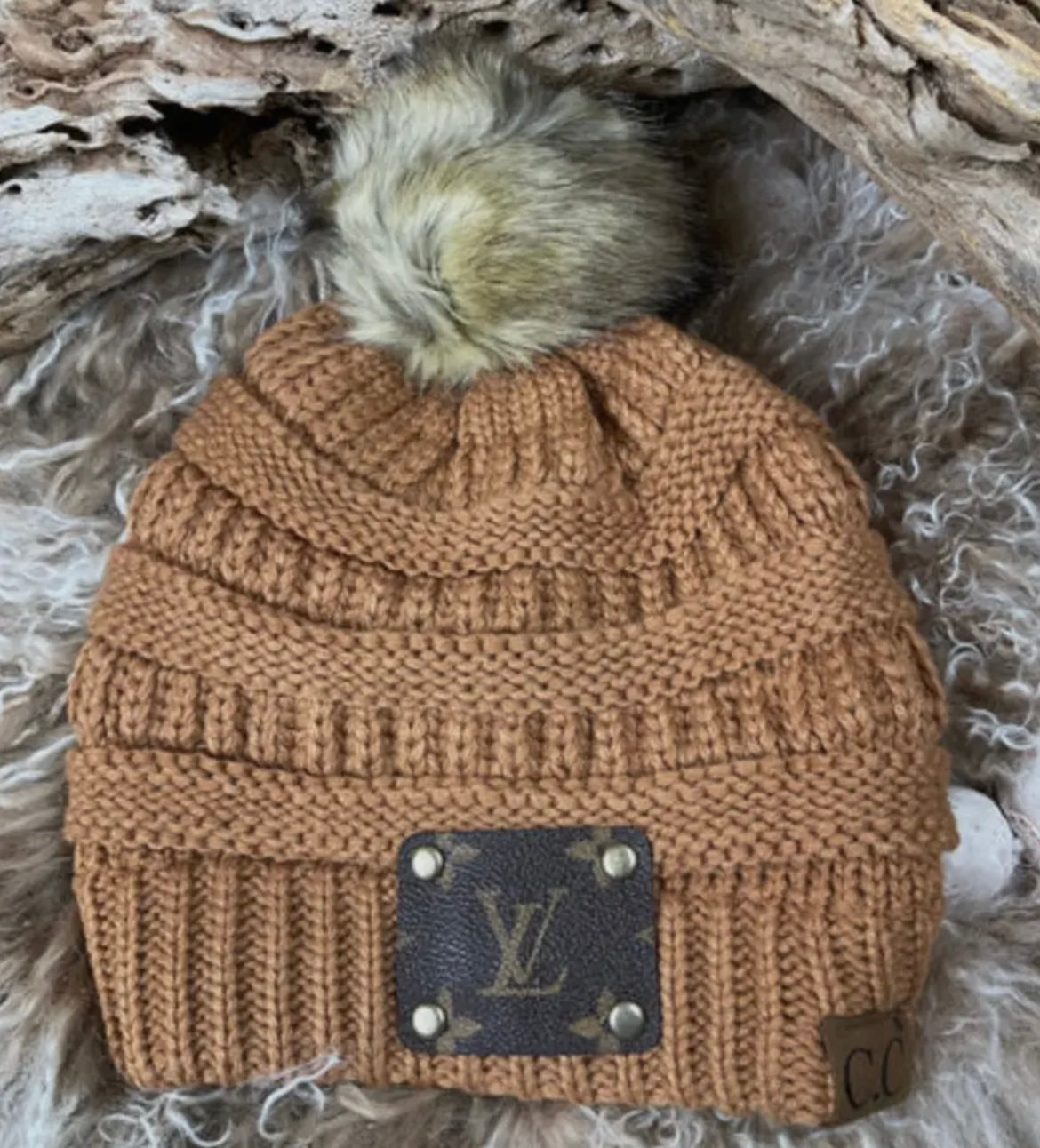 DANA POM BEANIE