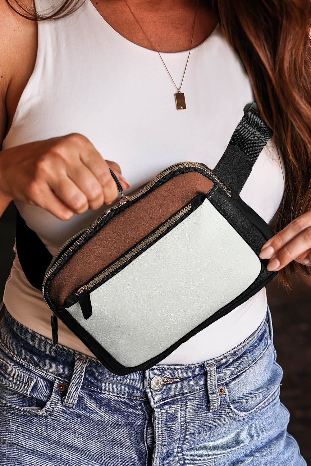 AmyWhite Leather with Removable Clip Crossbody Bag